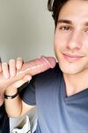 Dirty Elliot Goes Down On His Mate: 6 Nude Pics