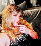 English cross dresser Cassandra Cross: 5 Nude Pics