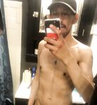 Yours truly: 14 Nude Pics