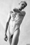White: 5 Nude Pics