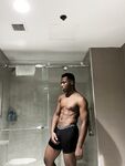 XXX: 12 Nude Pics