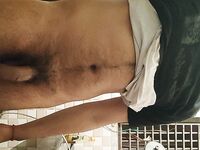 Cock sneak peak : 7 Nude Pics