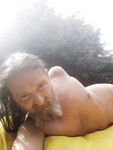 Fair weather fiend : 11 Nude Pics