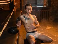 Shining guy: 9 Nude Pics