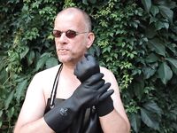 Horny Rubber Gardener 28 (Photo Shooting & Wet Play): 7 Nude Pics
