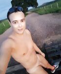 Nude beach : 44 Nude Pics