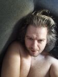 Pen8s: 8 Nude Pics
