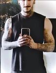 Abs,tattoo,Dick: 3 Nude Pics