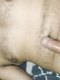 Galandome la verga y a ventando leche rica quien quiere : 3 Nude Pics