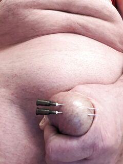 Hurting my worthless balls : 1 Nude Pics