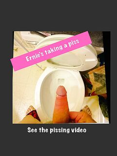 Grandpa pissing: 1 Nude Pics