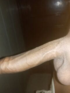 Cock jerking: 2 Nude Pics