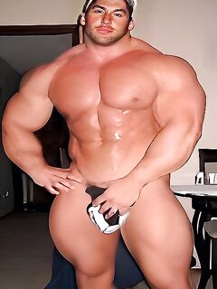 Massive Bodybuilder Jake McLennen Photo Album